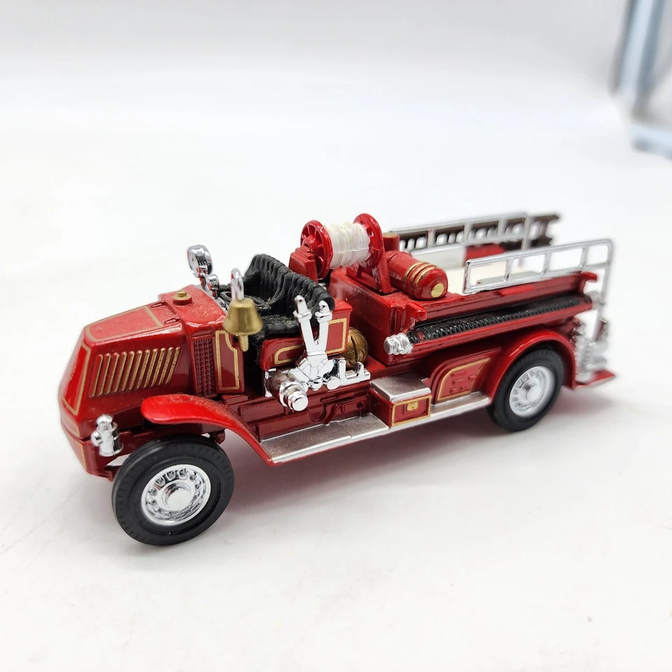 Lot Of 2 Matchbox Models of Yesteryear YFE01-M 1920 / AC 1935 Mack Pumper YFE15 - Image 2 of 4