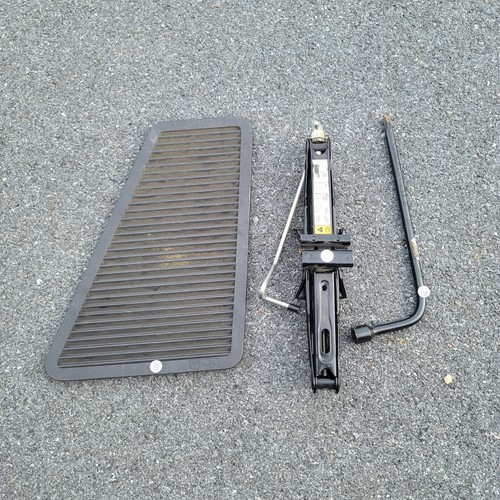 1423 Ford Transit Connect LWB Spare Scissor Car Jack w/ Lug Nut Wrench