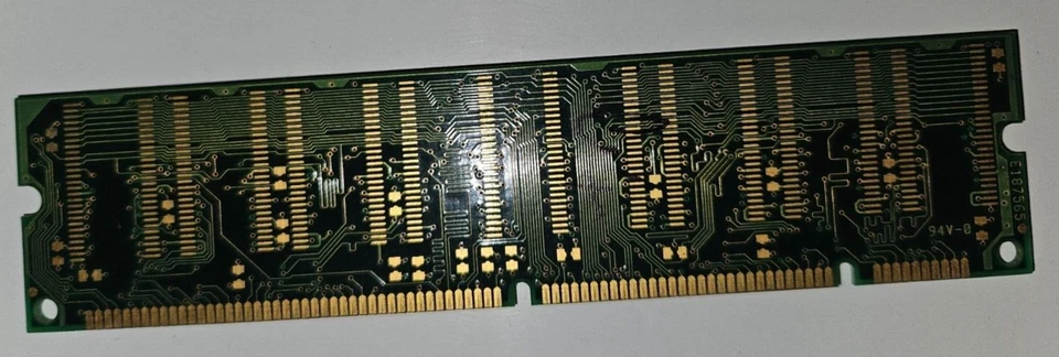 1 x (8 x HTB39S64800AT-8) Infineon 64MB PC100 100MHz 168-pin DIMM SDRAM - Image 2 of 2