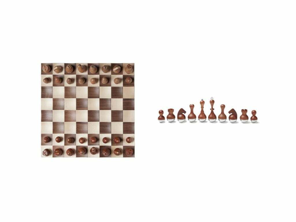 Umbra Wobble Chess Set 