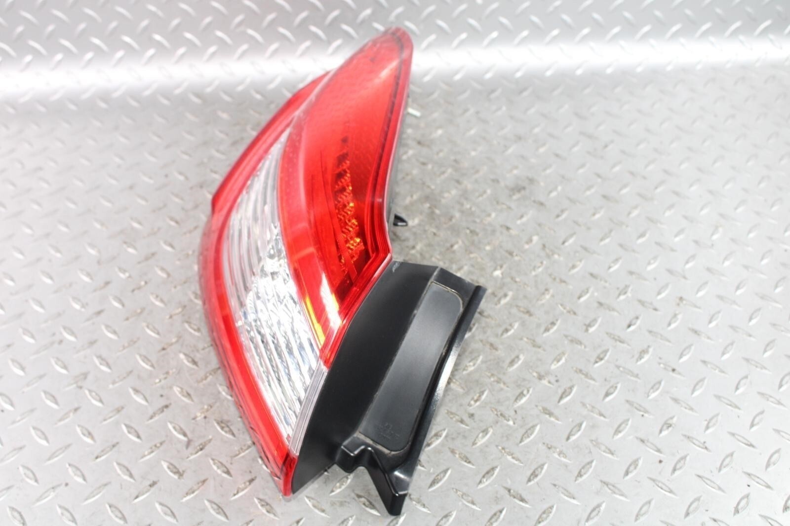 Maserati Ghibli 2014-2019 Left Light lens