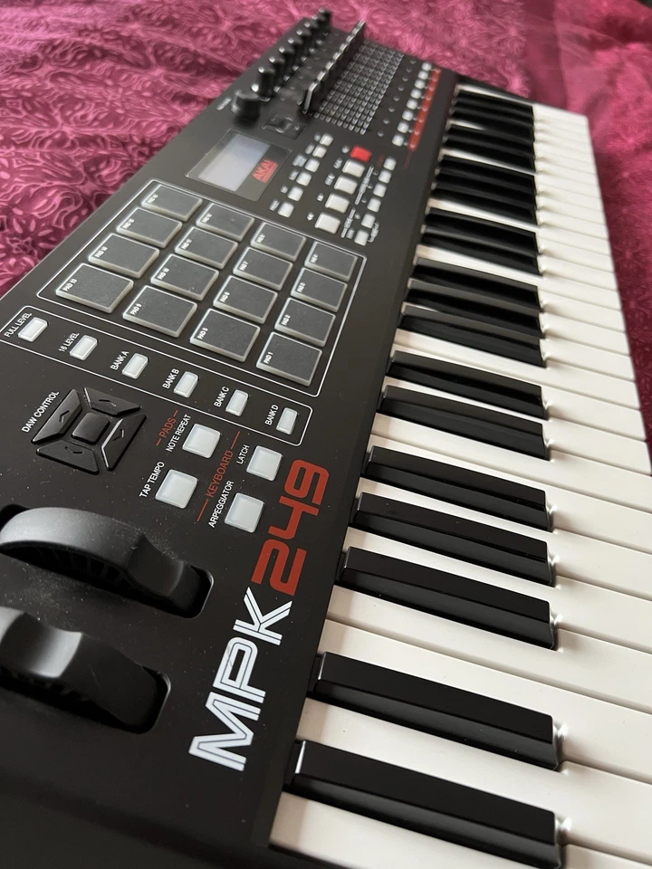Akai Professional MPK49 USB/MIDI Keyboard Controller - Bild 2 von 3