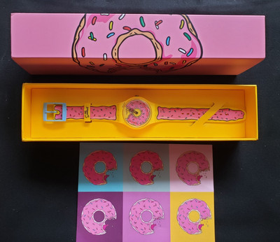 New Swiss Swatch X THE SIMPSONS SECONDS OF SWEETNESS with Rare Crew Card