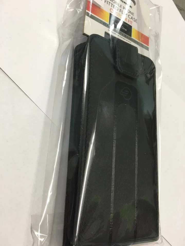 HTC ONE 4G Fitted Leather Flip Case - Black FOCL4HC406BLA Brand New in packaging - Image 3 of 4