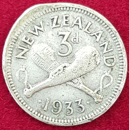 Old Error Coin 1933 New Zealand 3 Pence .500 Silver Coin George V KM#1 - Picture 2 of 2