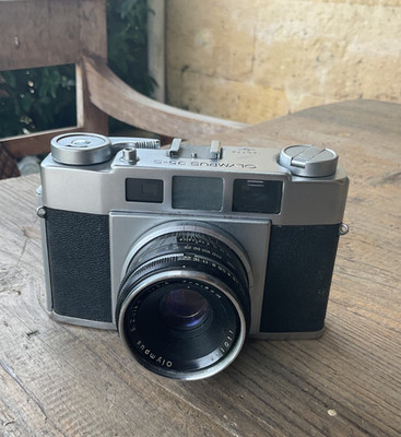 Alte OLYMPUS 35 S Kamera - als Ersatzteil - funktioniert nicht