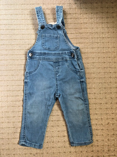 Baby Jeans Latzhose Trägerhose neuwertig Gr. 80 9 12 Mon. verstellbare Träger