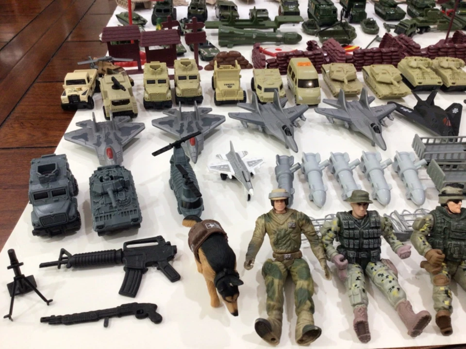 Lote de 180+ Juego Militar Plástico Mixto con Soldados Armas Vehículos Chopper Foto 2 de 4