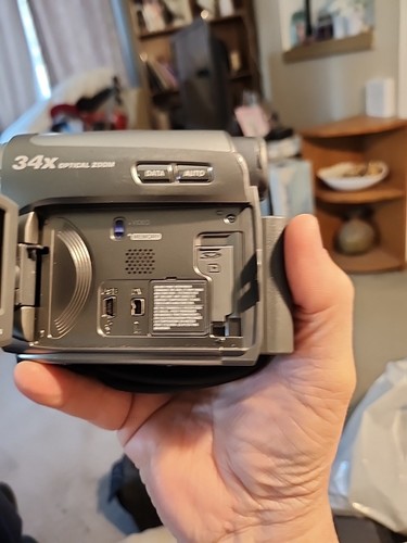 JVC GR-D771U Camcorder – silberfarben - Bild 8 von 10