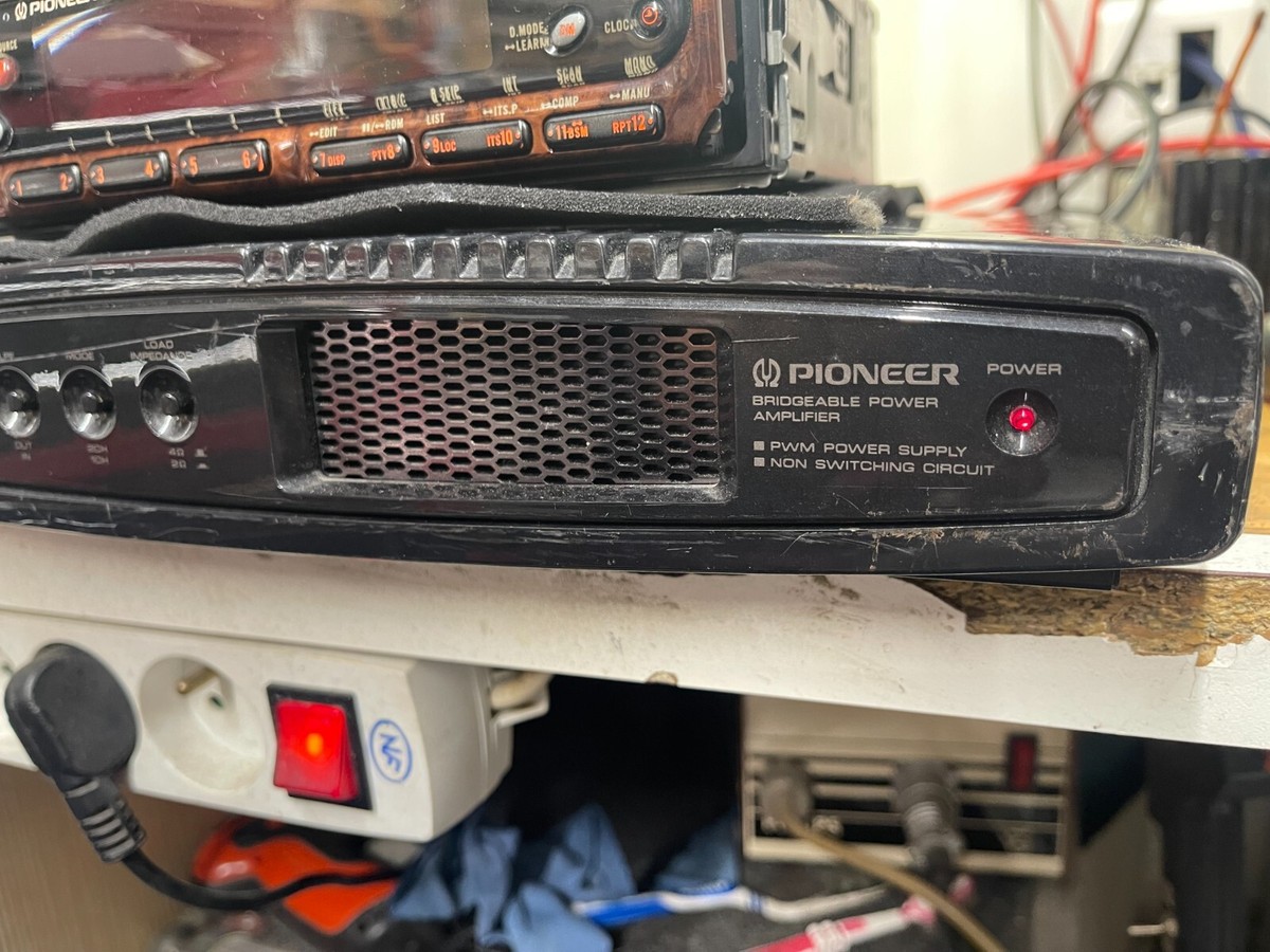 GM4000 Pioneer Vintage Component Power amplifier 2x200w din+ GM4000 Pioneer Vintage Component Power amplifier 2x200w din+