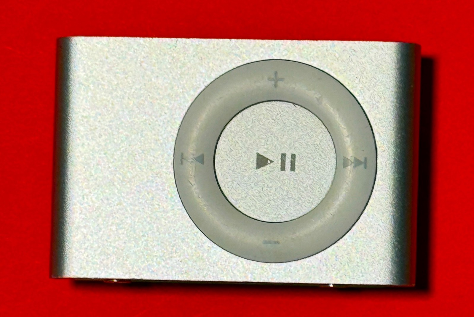 Apple A1204 iPod shuffle 2nd Gen Color Choice  (1 GB) or (2GB) Headphone Bundle