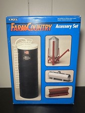 VINTAGE ERTL 1991 FARM COUNTRY ACCESSORY SET: SILO, PROTEIN BIN, FEED BUNK, TANK