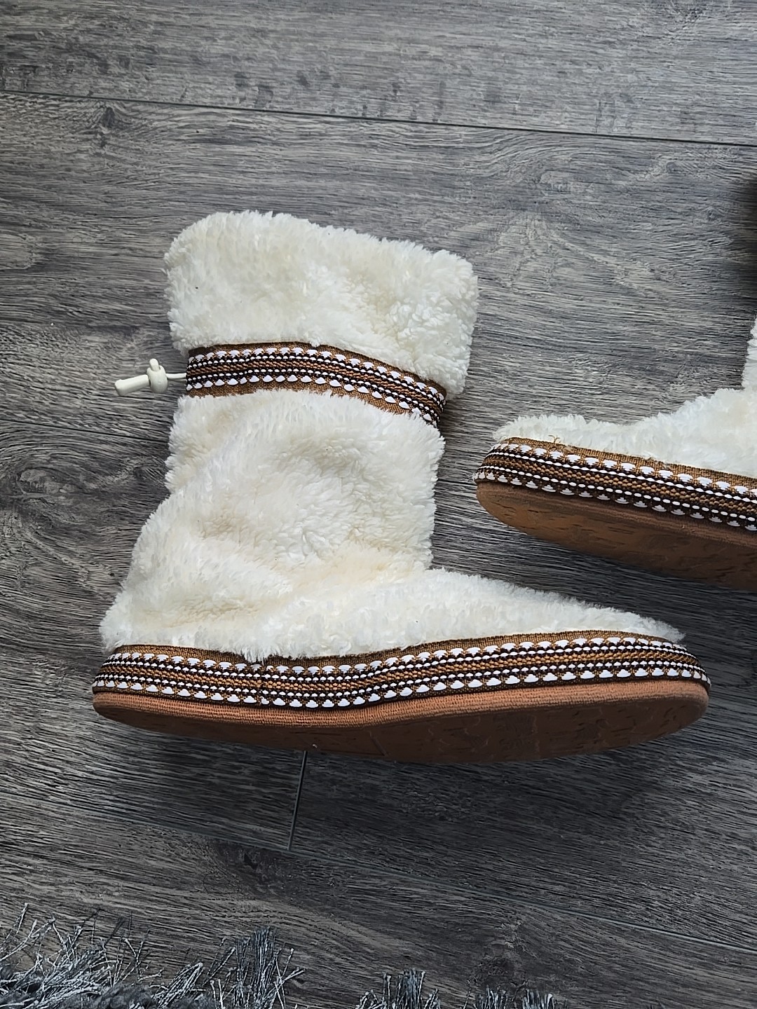 APL Woolrich Ciabatte da donna taglia 8 con stivaletti fuzzy BUONE