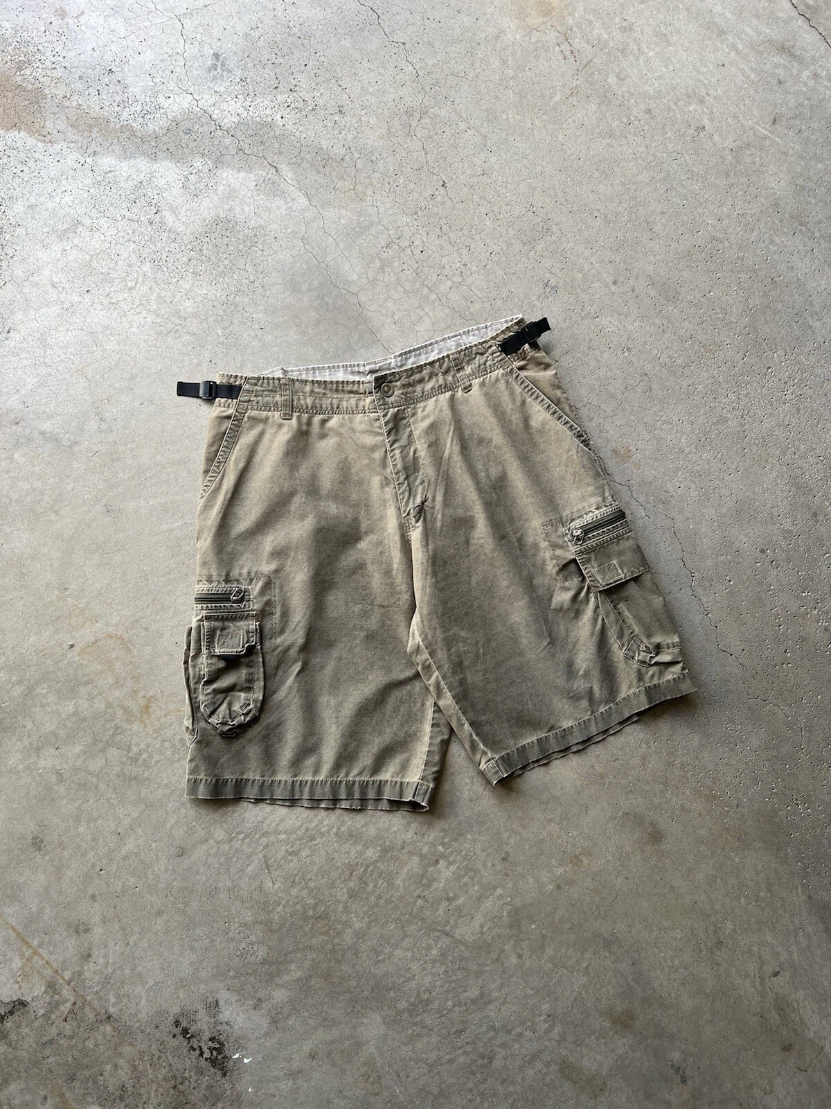 Kuhl Men's Cargo Shorts Size XL Comfort Adjustable Waist Hiking Brown
