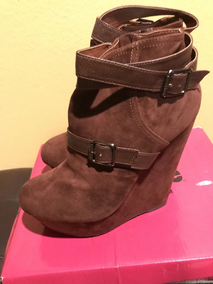 Botines con plataforma de gamuza marrón DOLLHOUSE - talla 8,5 Foto 3 de 4