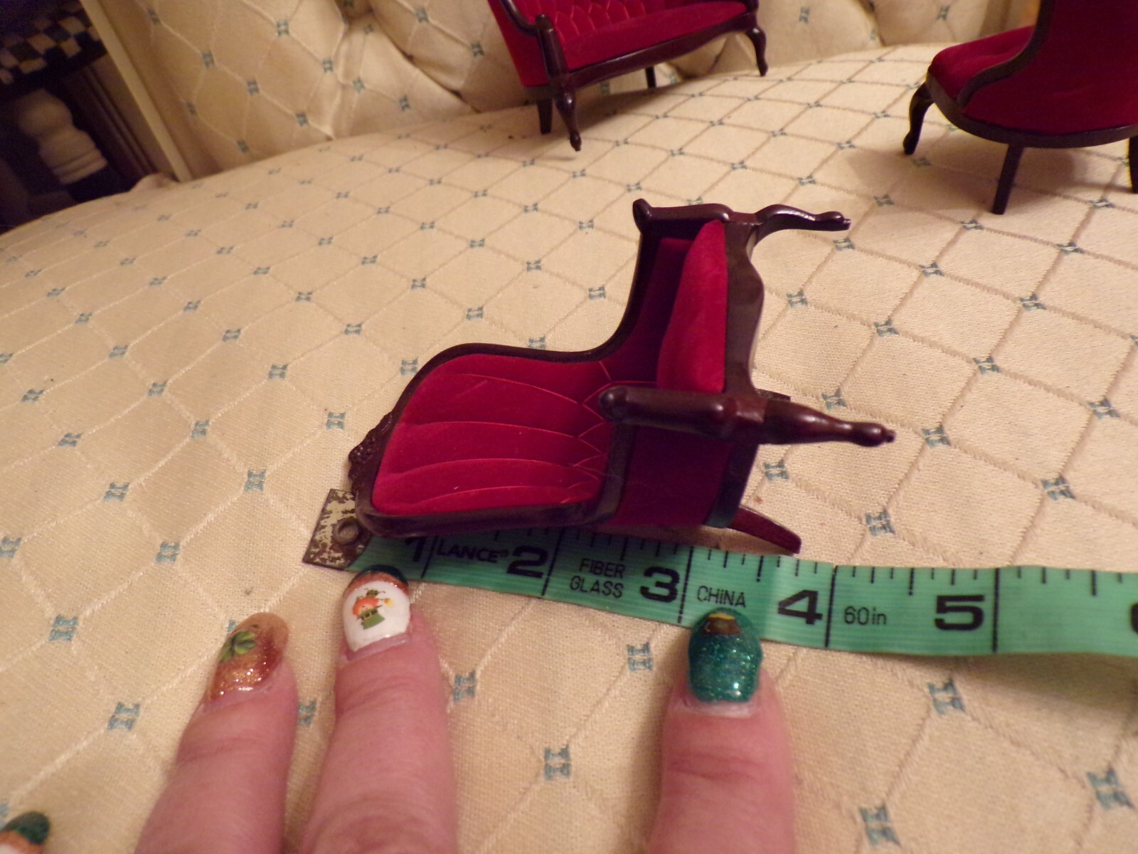 Dollhouse Size Wooden High Quality Doll Furniture Red Velvet Love Seat Set