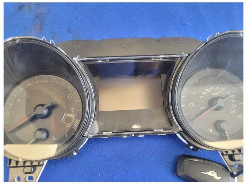 Ford Mustang GT S550 2021 calibre clúster velocímetro MPH 20 k millas 2560 Foto 3 de 4