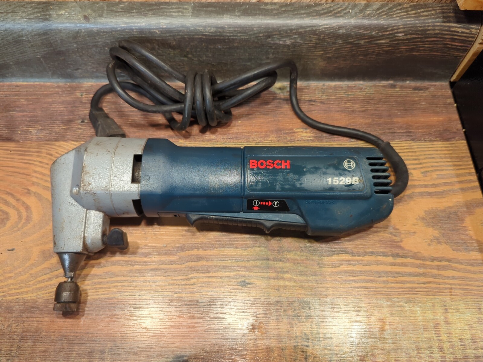 Bosch Nibbler 1529B 18 Gauge Metal Work Electric Hand Power , TESTED