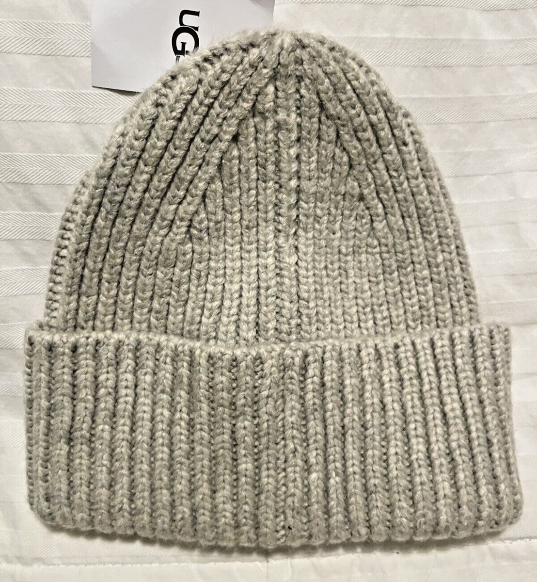 UGG Chunky Rib-Knit Logo Patch Beanie Light Grey NWT | eBay
