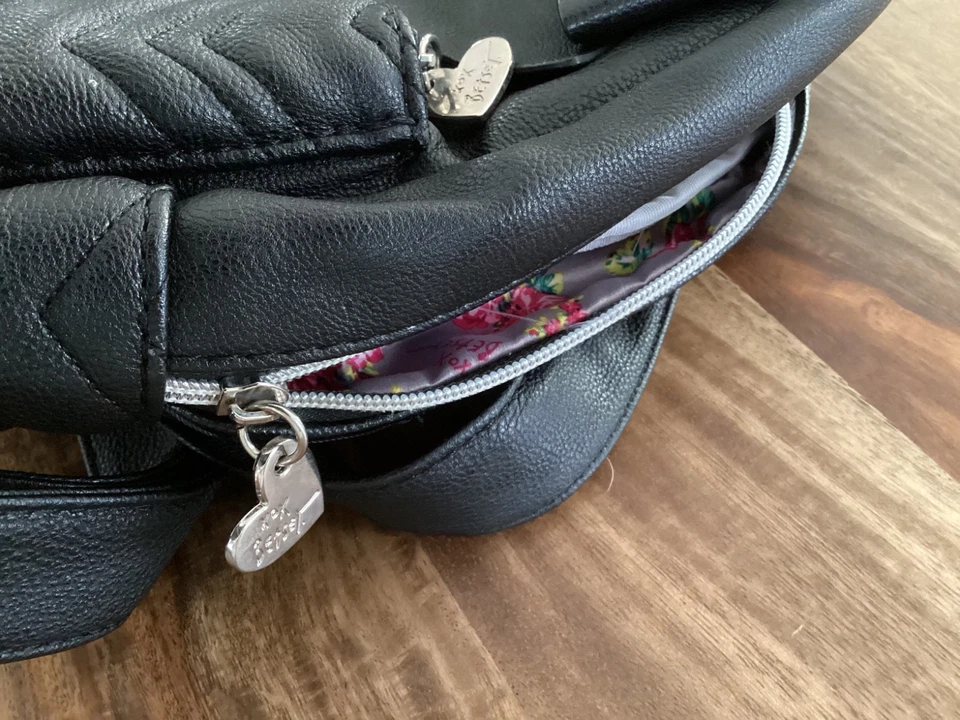BETSEY JOHNSON STUDDED BOW BACKPACK BLACK AUTHENTIC NEW - Photo 3/4