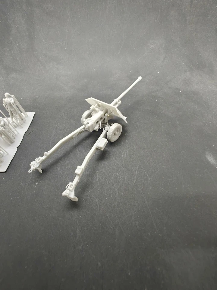 Morris Light Reconnaissance Car‌/Ordnance Quick-Firing 17-pounder Anti-Tank Gun - Image 3 of 4