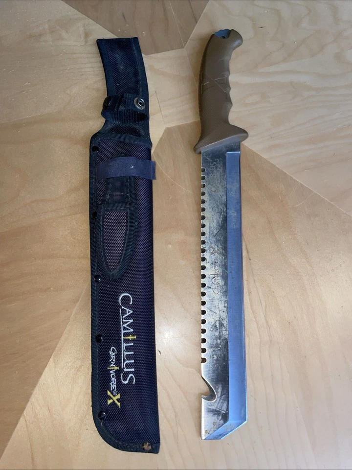 "Cuchillo machete de titanio Camillus Carnivore X hoja dentada 18"" con funda buena" Foto 4 de 4