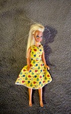 VINTAGE PALITOY PIPPA DOLL & CLOTHES