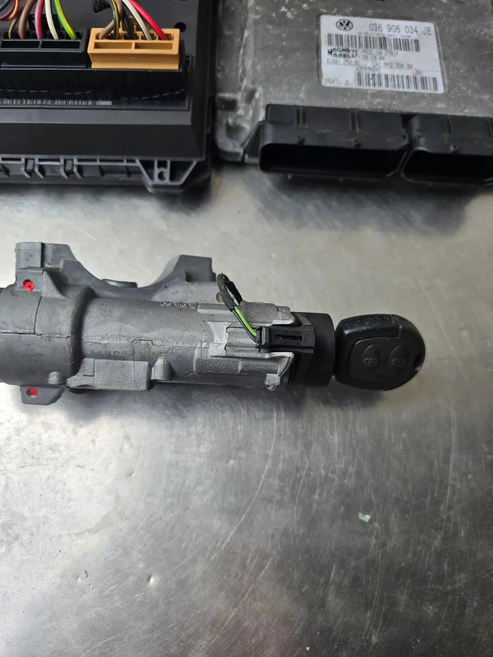 Kit centralina motore Skoda Fabia I 6y2 036906034JE - Immagine 2 di 4