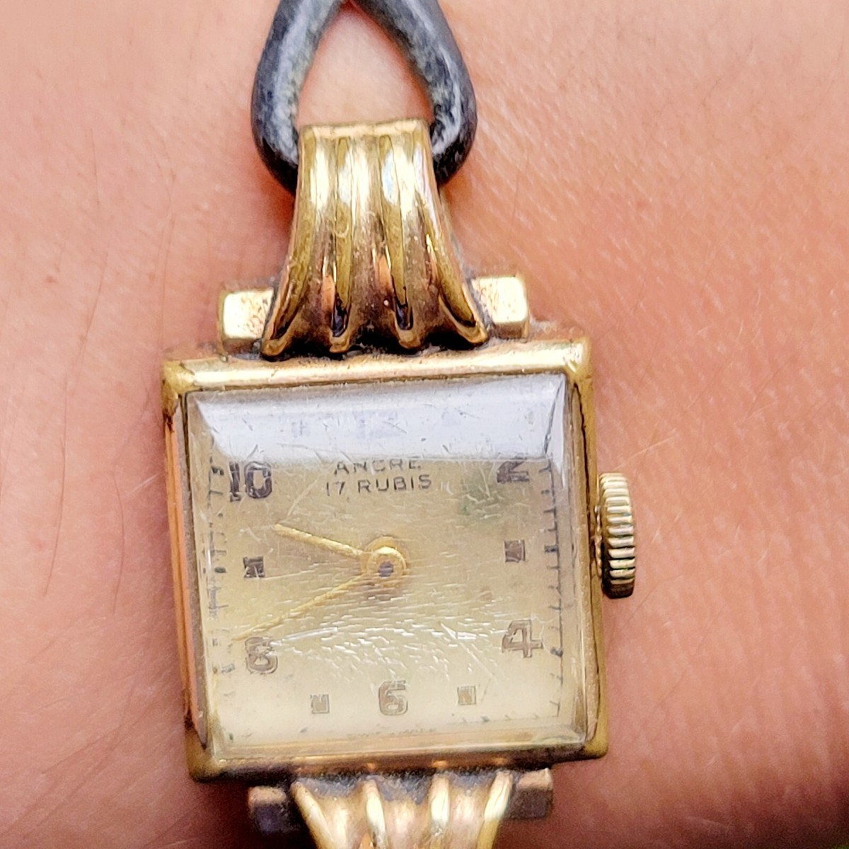 Vintage Ancre 17 Rubis Leather Cord Watch Vintage Ancre 17 Rubis Leather Cord Watch - Etsy main image 2
