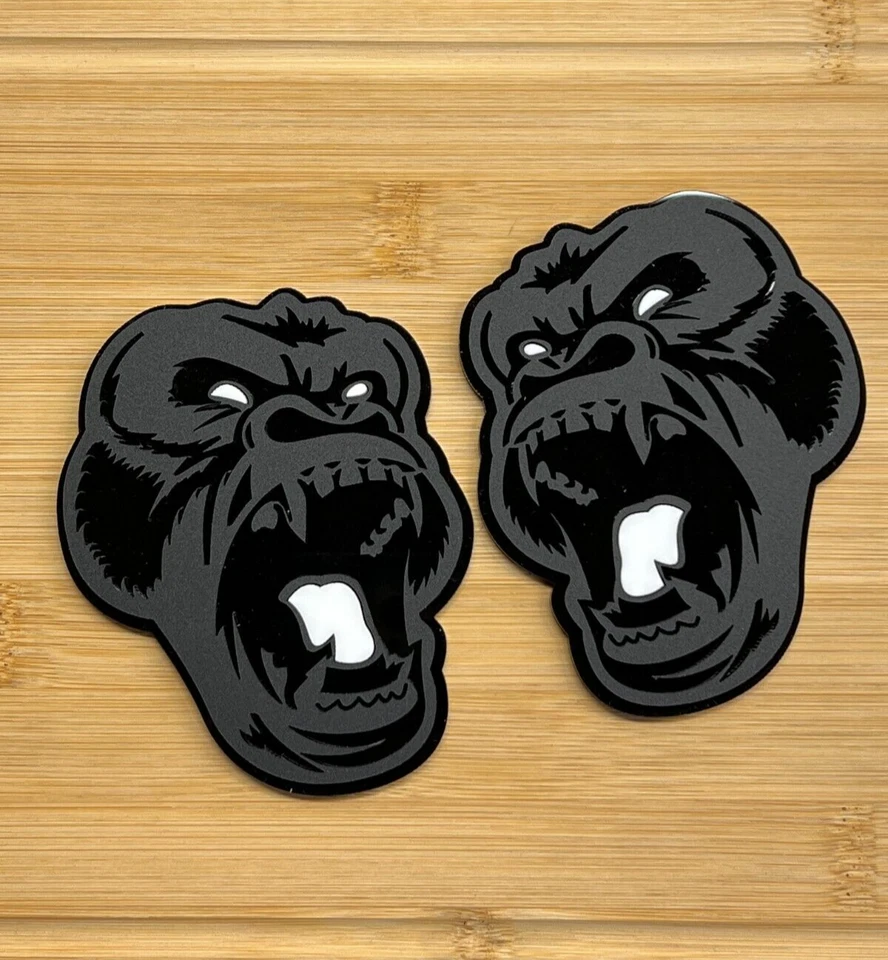 Insignia emblema coche camión Angry Gorilla ojo blanco mate negro/negro paquete personalizado de 2 Foto 3 de 4