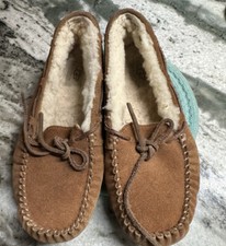 ugg slippers size 5 Slip On Tan . Suede Smoke Free Home