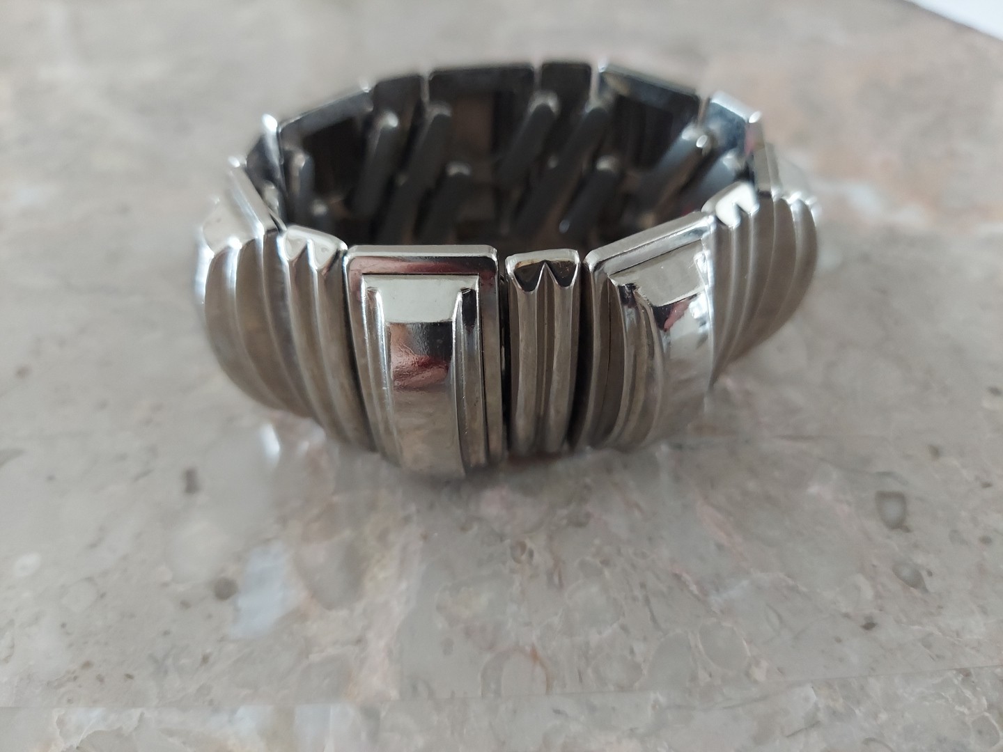 BRACLET SOLID STRETCH IN SILVERTONE - image 1