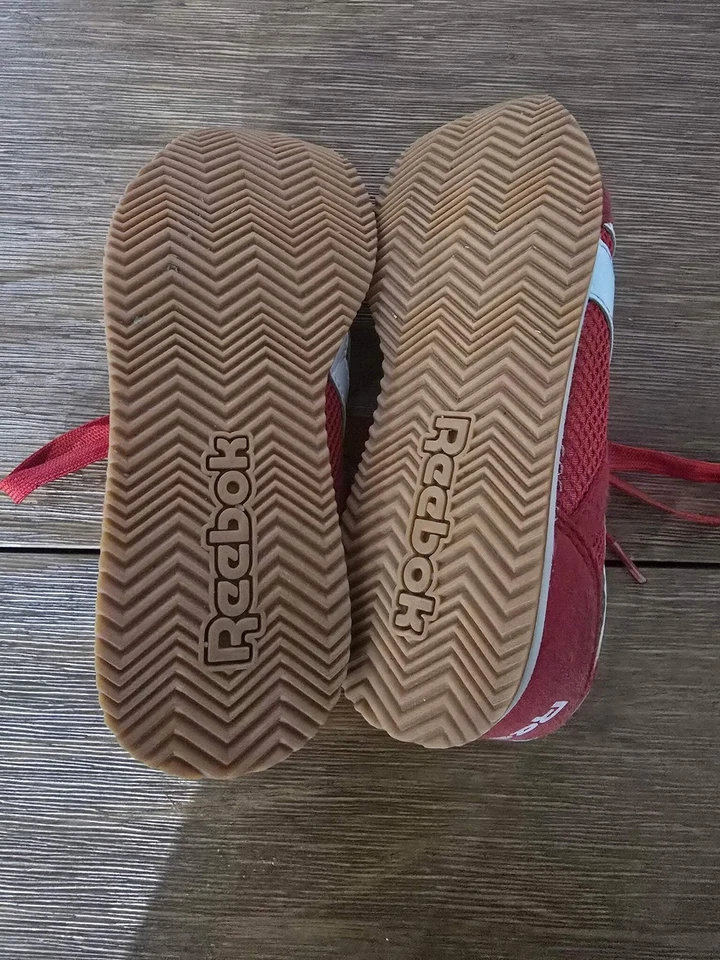 Tênis Reebok Vermelho Infantil Tamanho 1 | Sapatos Clássicos de Malha e Camurça Low-Top - Imagem 2 de 4