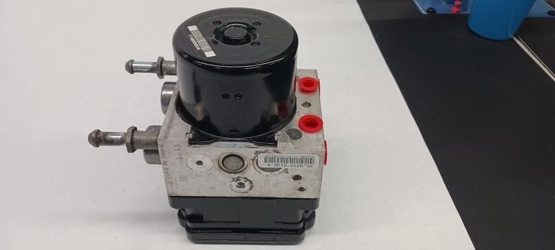 2012-2015 Chevrolet Captiva Sport ABS Anti-Lock Brake Pump Module Assembly OEM Foto 4 de 4