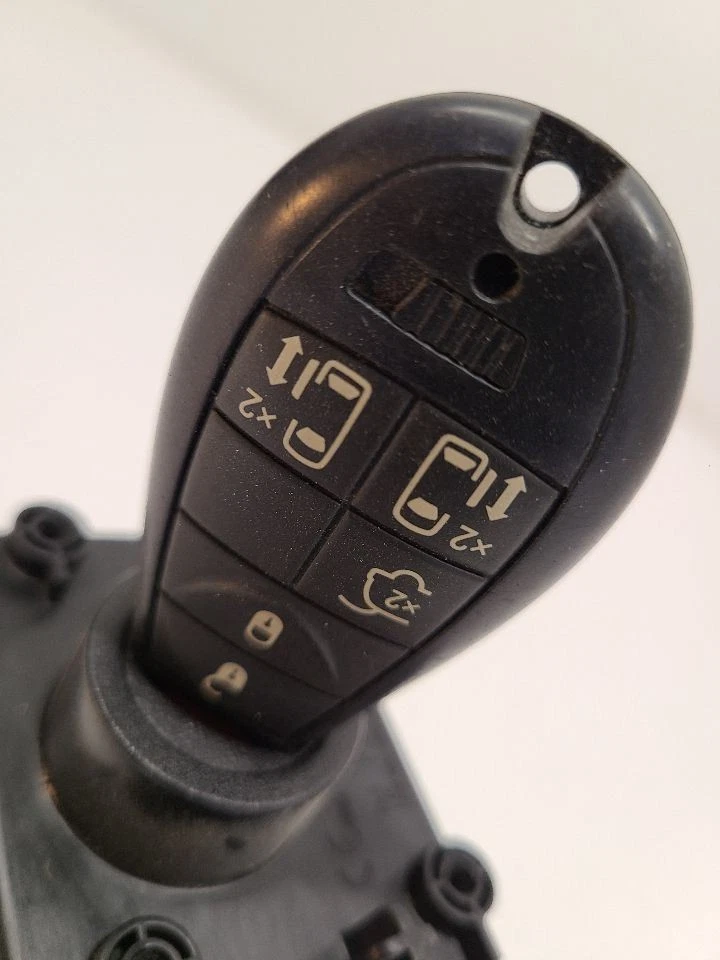 2011 - 2014 DODGE CARAVAN Ignition Switch Conventional Ignition Fobik  - Image 2 of 4