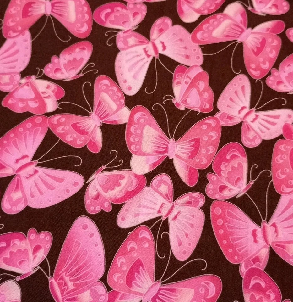 Tela de algodón Robert Kaufman sobre el arco iris mariposas rosas sobre marrón 23"/45" Foto 3 de 4