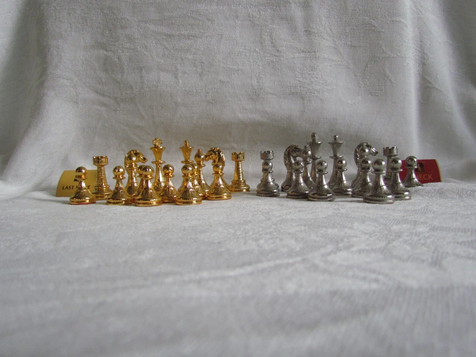 Tablero colgante de ajedrez recto chapado en oro/plateado piezas de aleación de latón Italia   Foto 3 de 4