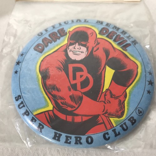DAREDEVIL Marvel Super Heroes 1966 Club Button Pin Pinback Button World MIP - Picture 2 of 3