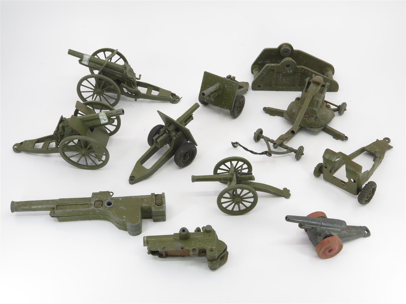 Vintage Military Vehicles & Accessories Large Lot Dinky Toys, Britain