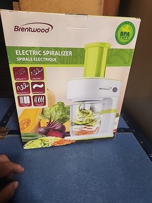 Spiralizer 4-Blade Vegetable Slicer White  New Excellent Condition  80 Watt