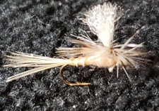 PARACHUTE HENDRICKSON SIZE 16 LIGHT FLY FISHING FLIES FRONTIER FLY COMPANY