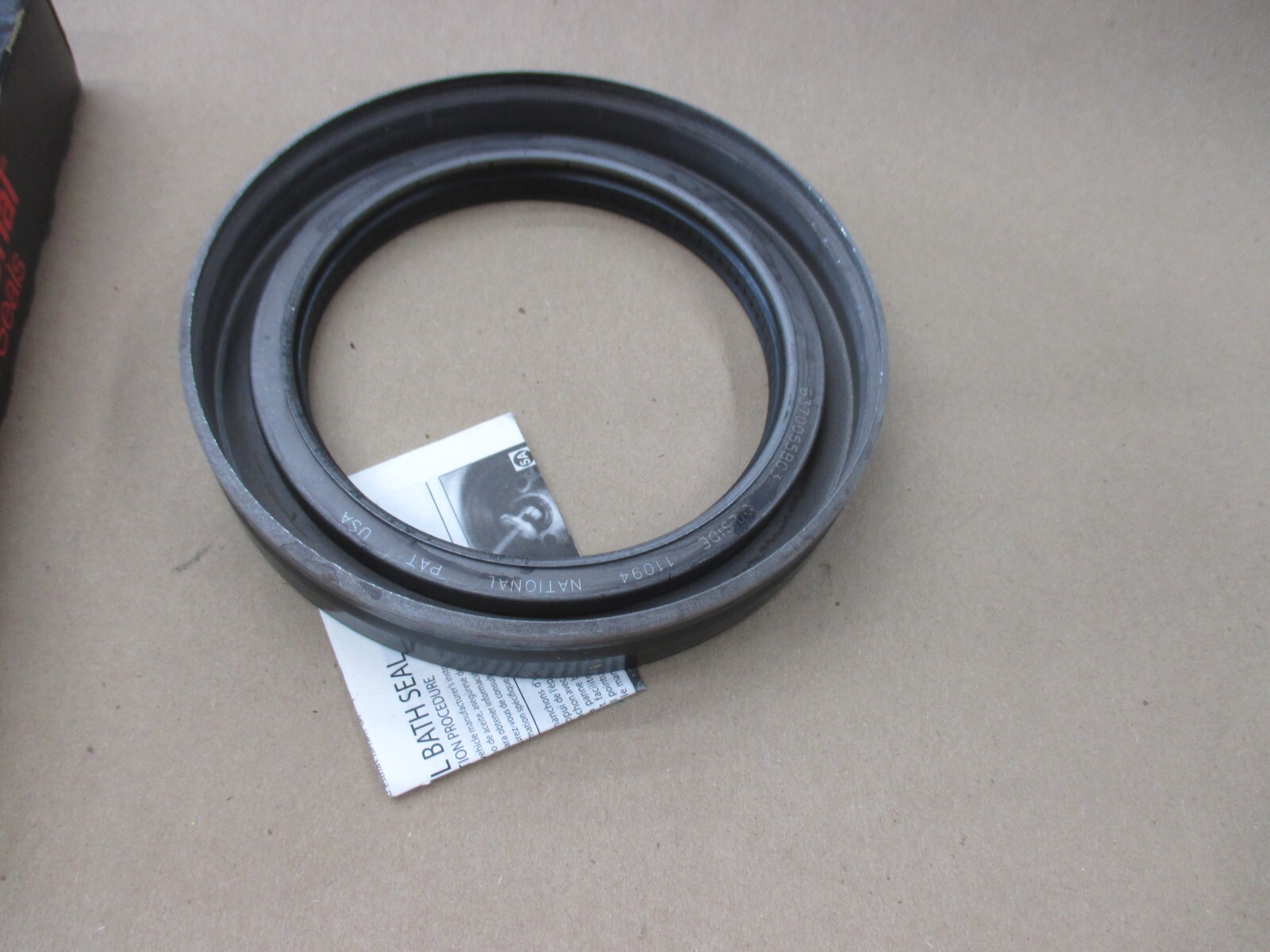 370065A NATIONAL SEAL TRUCK PARTS      NOS