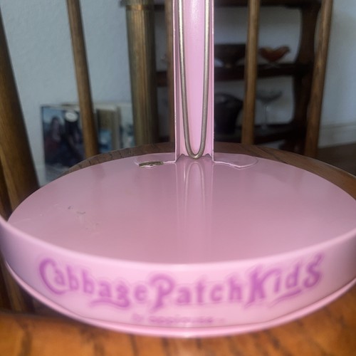 Vintage Cabbage Patch Kid Doll Pink Metal Adjustable Display Stand Applause 80s - Imagen 5 de 12