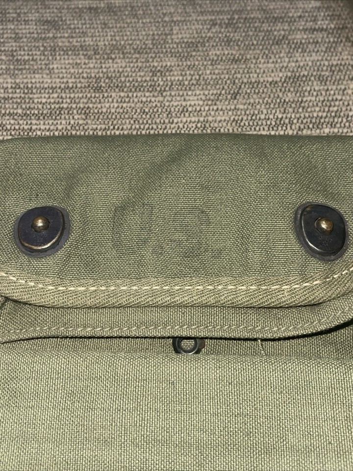 Original WW2 U.S. Army 1945 d. OD Canvas Three Pocket Grenade Pouch w