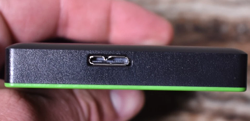 Seagate Xbox 2TB USB External Hard Drive Green -  for parts or repair - Image 4 of 4