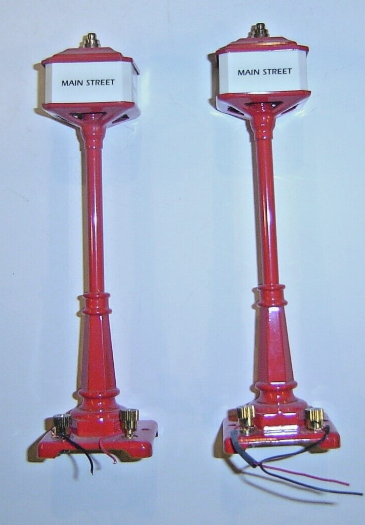 Lionel 57, Main St. & Broadway street lamps, lot of 2, working, bulbs