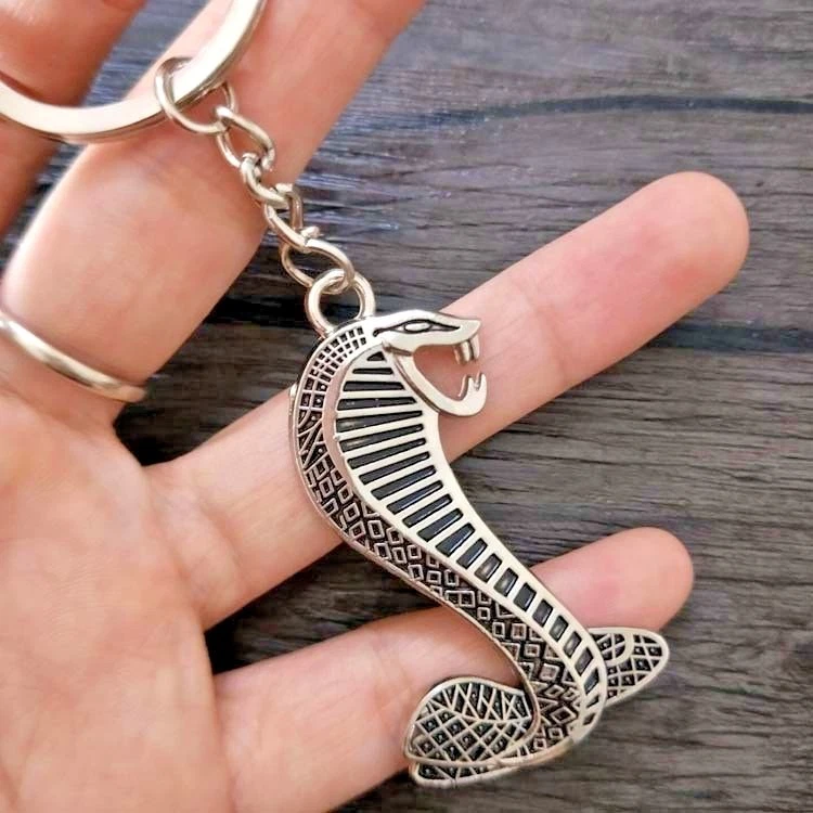 Llavero de metal con logotipo de Ford Mustang Cobra, encanto, llavero 1993 a 2021 carreras Foto 3 de 4