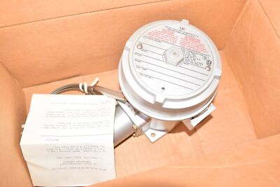 NEW United Electric MODEL: 2BSB 20 AMPS 250 VAC Explosion-Proof Temperature Swit