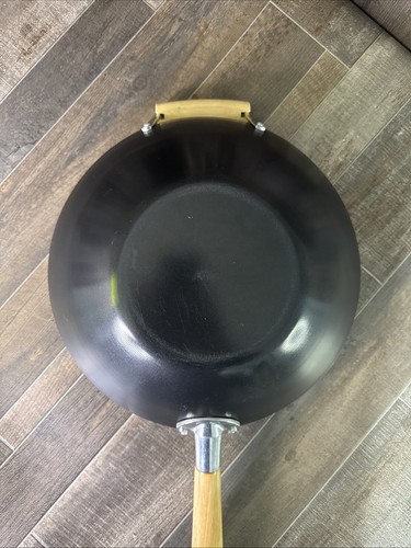 IMUSA Wok 14” Nonstick Carbon Steele Construction Dual Wooden Handles - Picture 5 of 10