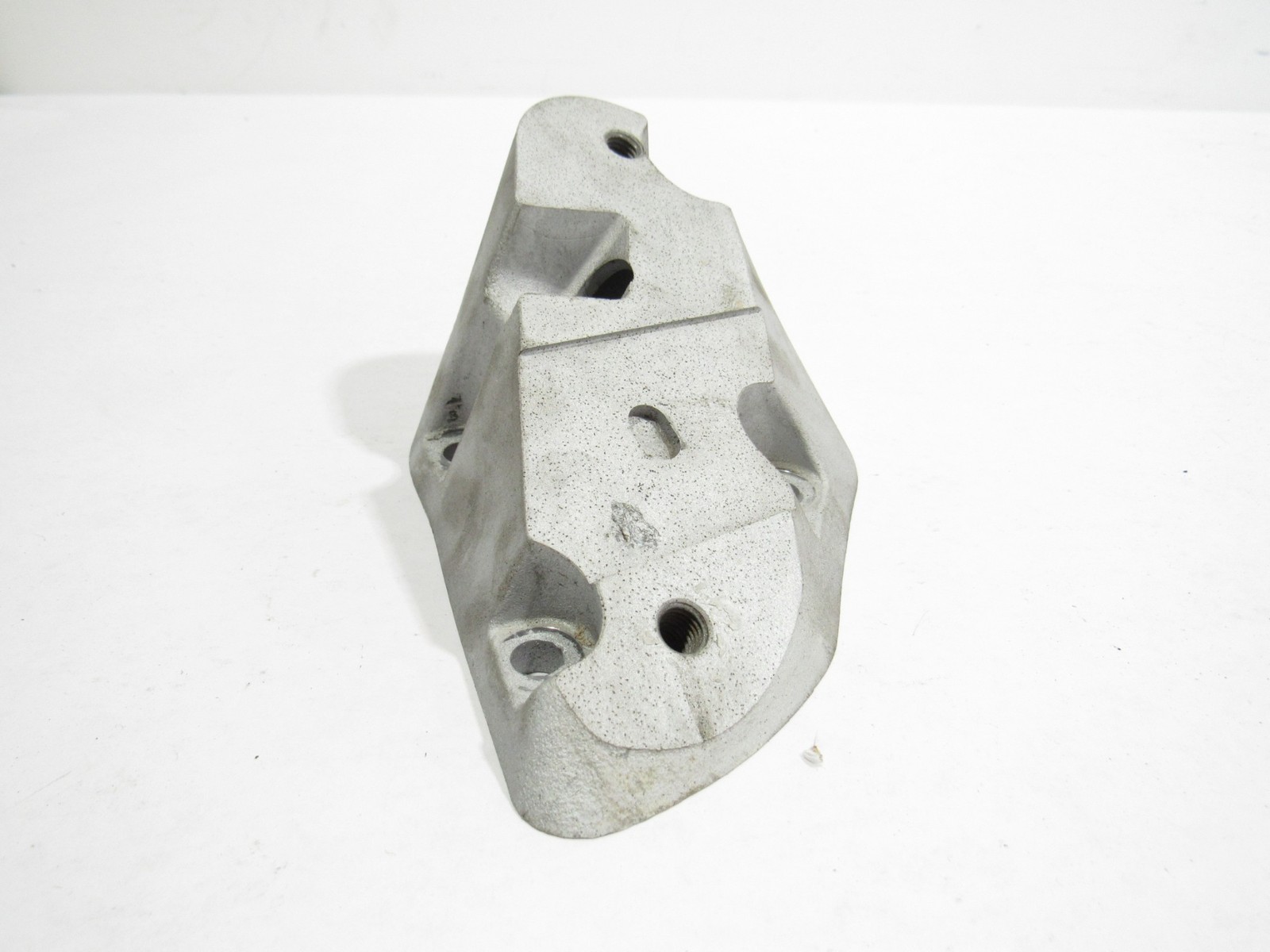 14-18 Aston Martin Vanquish 2014 Front Left Cross Brace Bracket Support ^:Y
